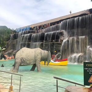 Fotografía de una de las atracciones del parque temático hacienda Nápoles